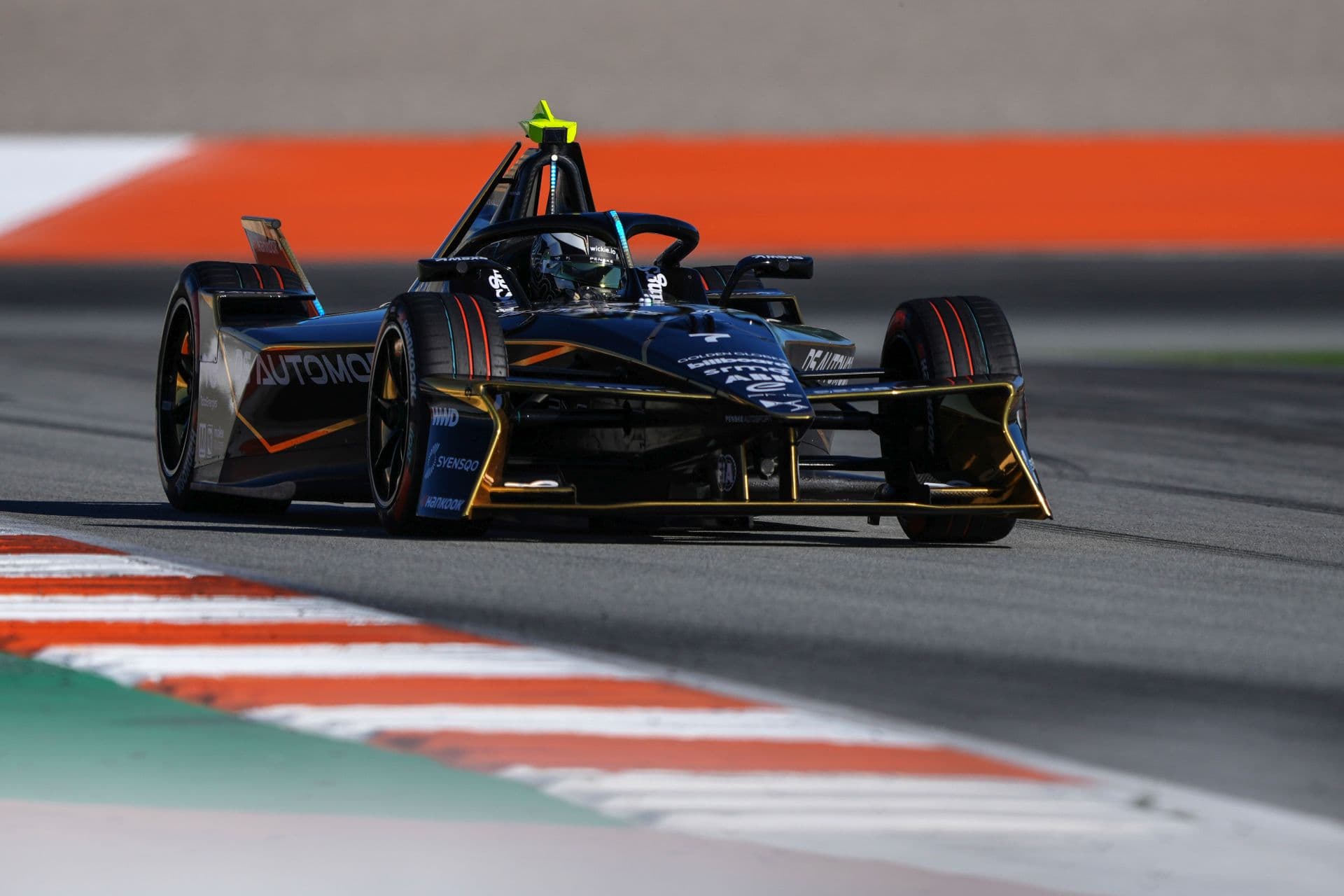 Cover Image for Enges Feld beim Formel-E-Test in Spanien