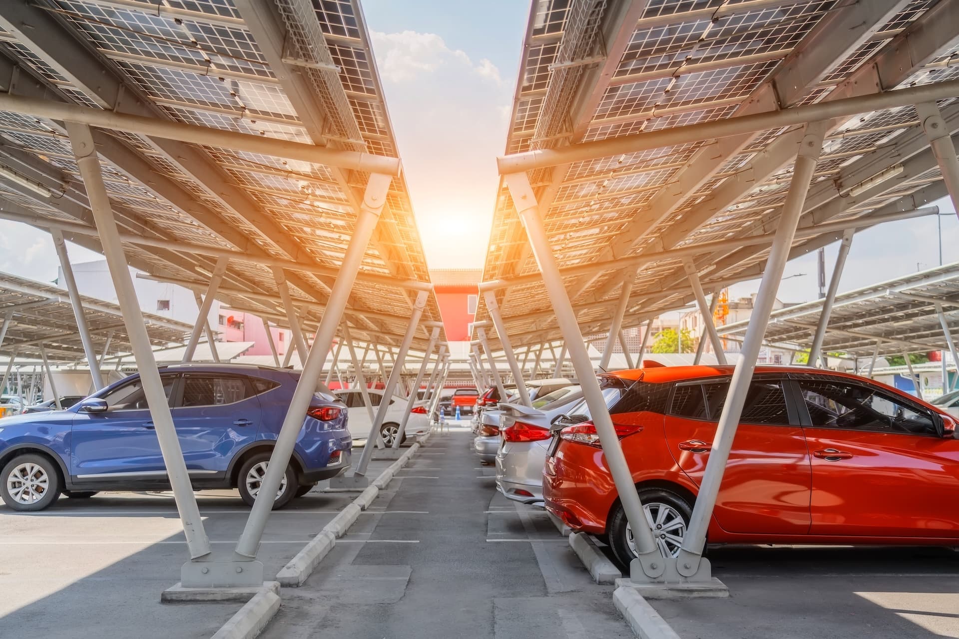 Cover Image for VDE-Kurzstudie räumt Missverständnisse zur E-Mobilität aus