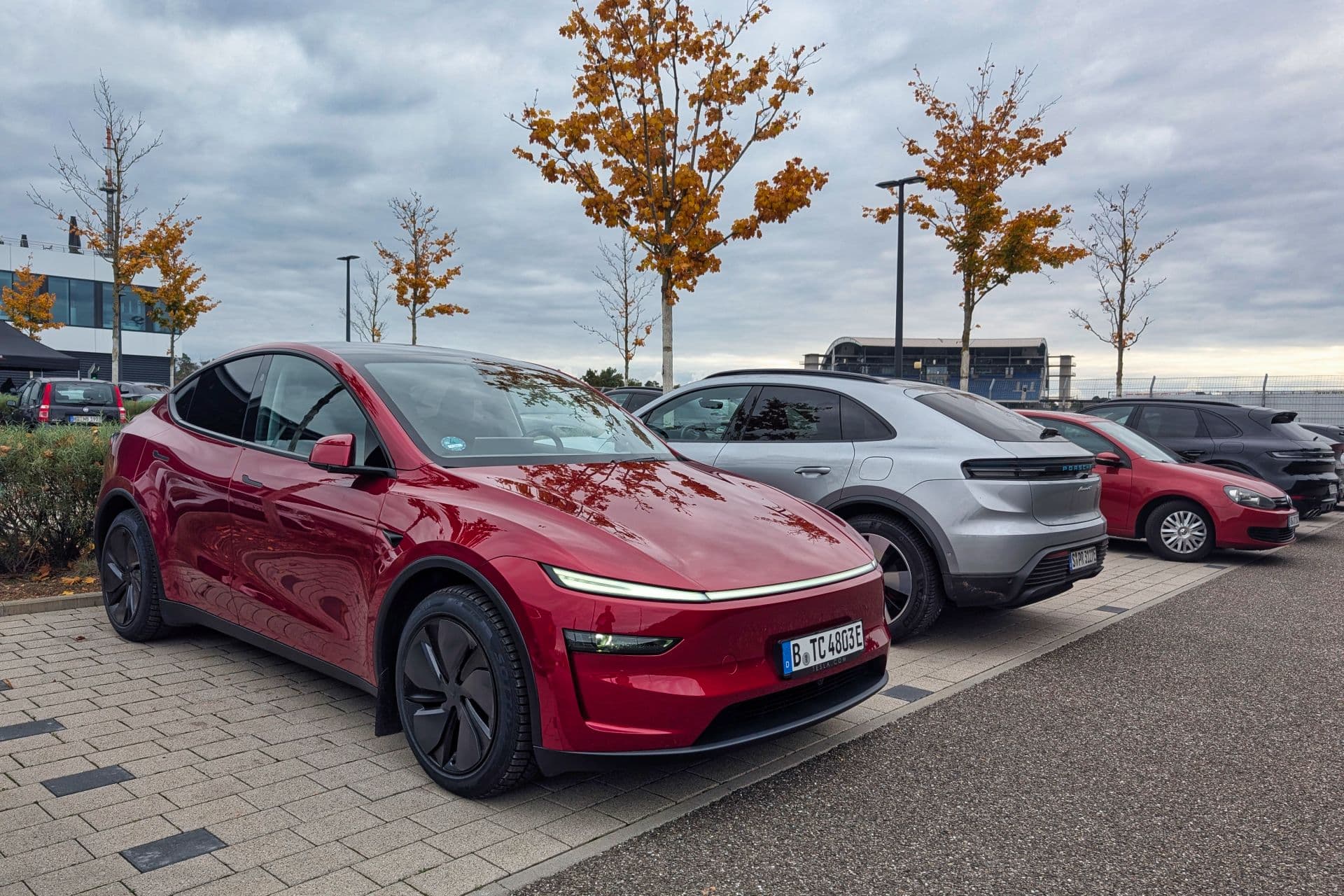 Cover Image for Tesla rutscht im globalen Absatz weiter ab