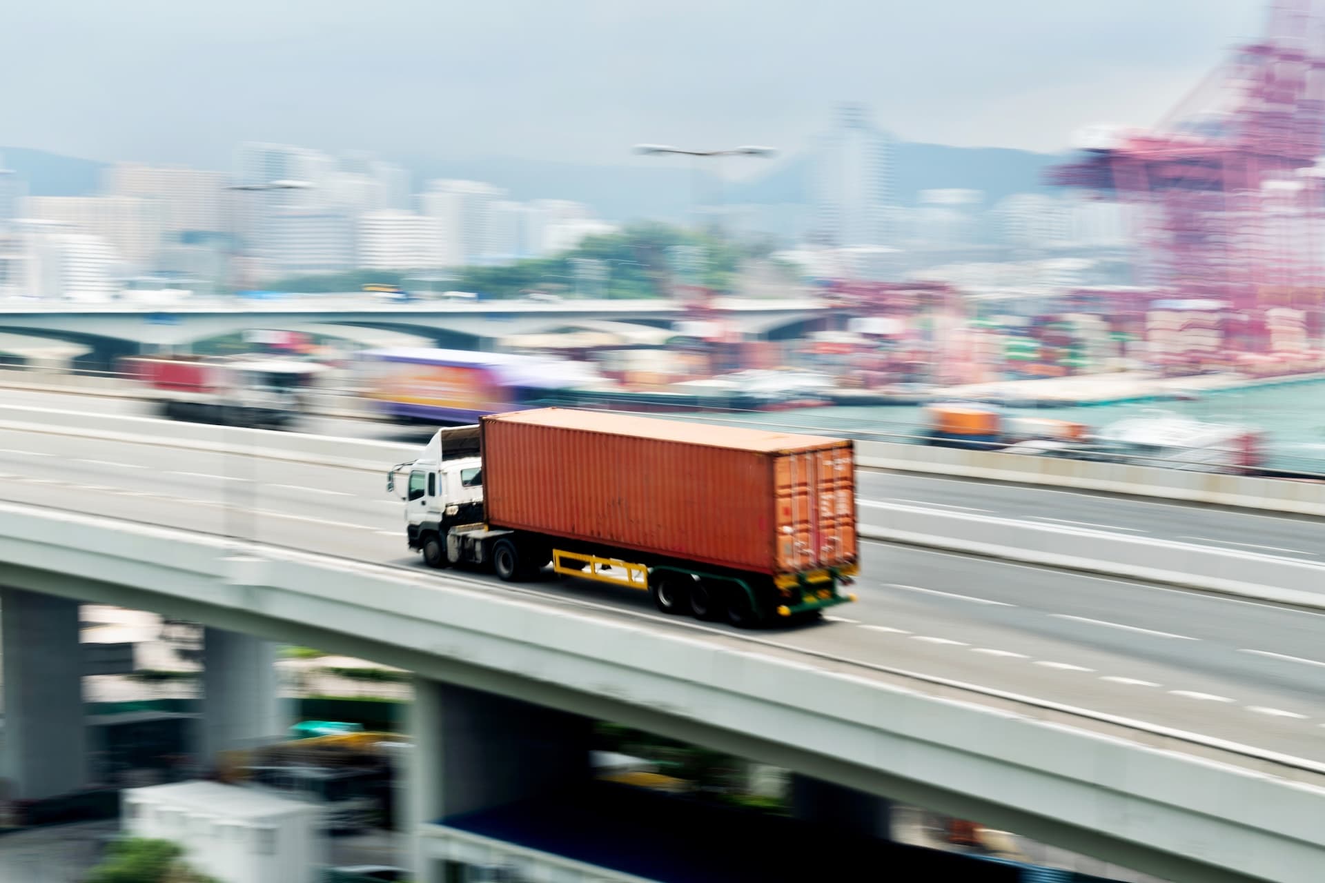 Cover Image for China elektrifiziert seine Lkw – und die Welt wird die Folgen spüren