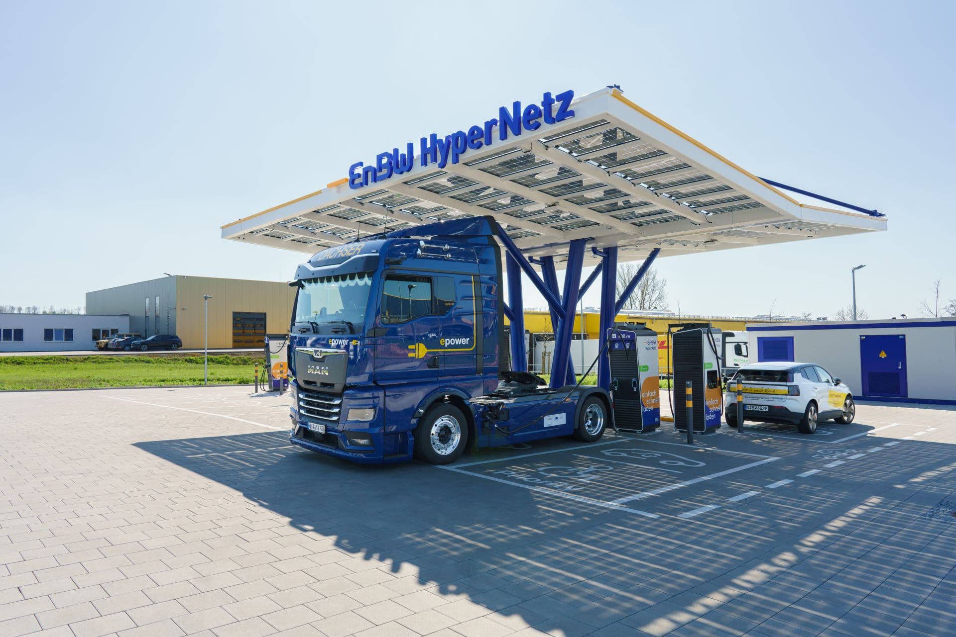 Cover Image for Brüssel: Truckbranche will CO₂-Ziele neu verhandeln
