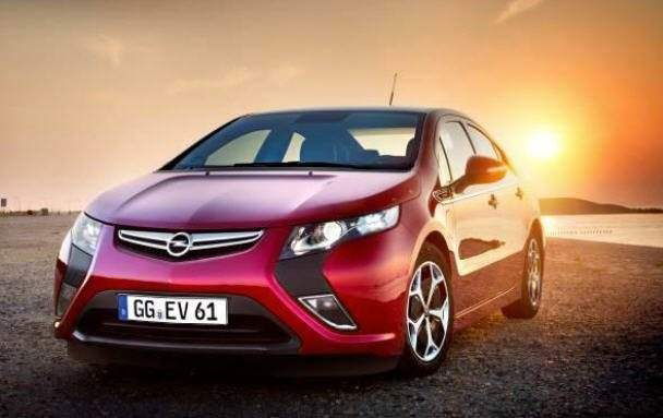 opel-ampera-auto-trophy-2011