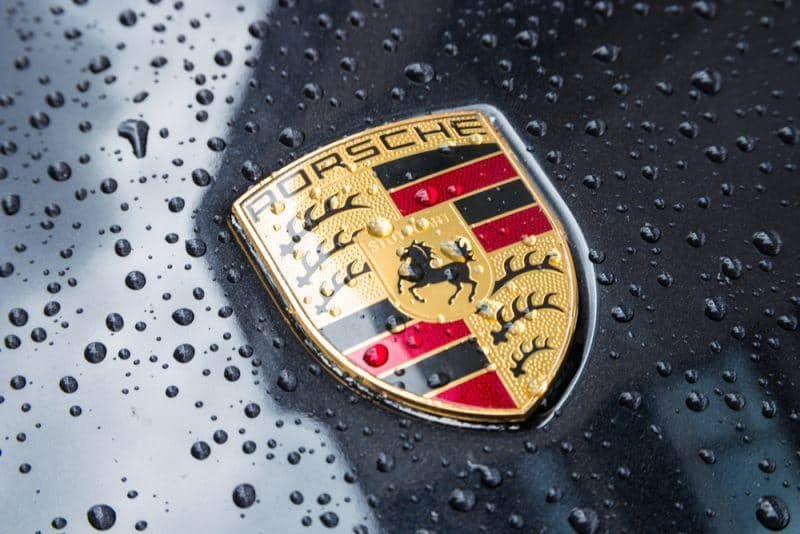 Erste Testfahrt im Porsche Mission E absolviert