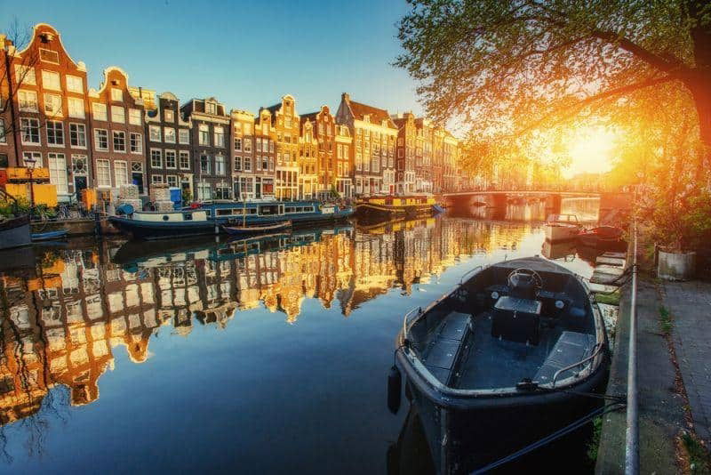 Amsterdam setzt auf alte E-Akkus in Arena