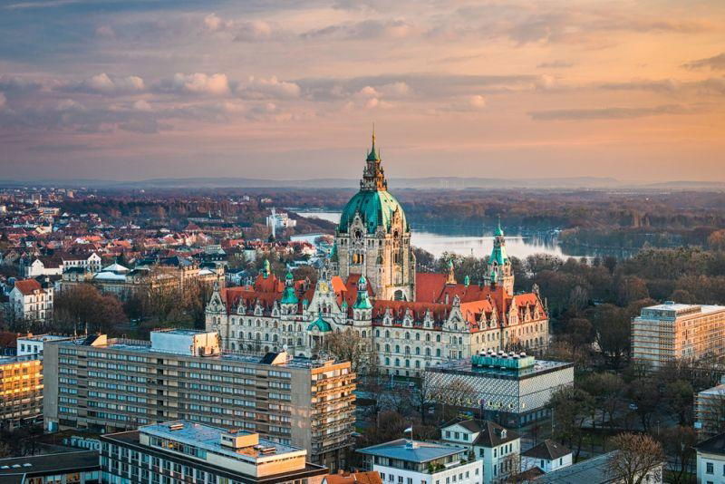 Ab 2022 Hannover und Emden mit E-Autos