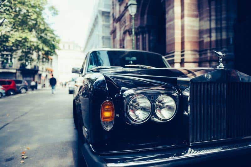 Chinesische E-Automarke krallt sich Rolls-Royce Designer