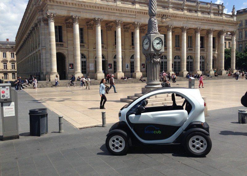 Renault Twizy parkend