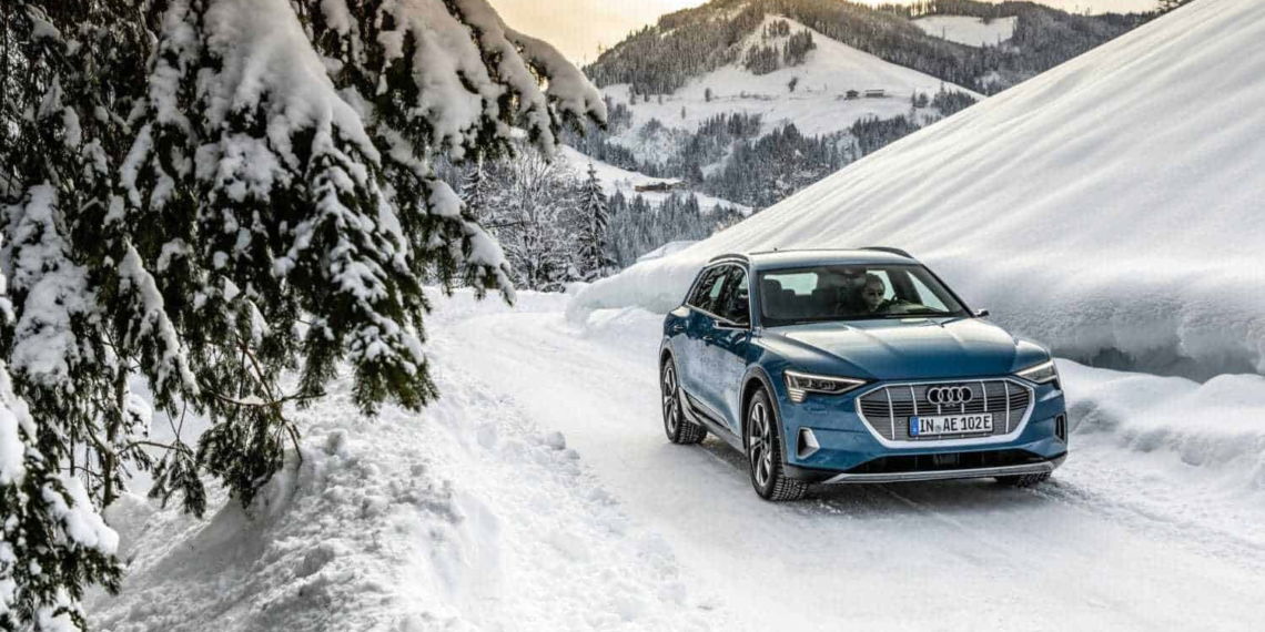 Audi e-tron im Schnee unterwegs