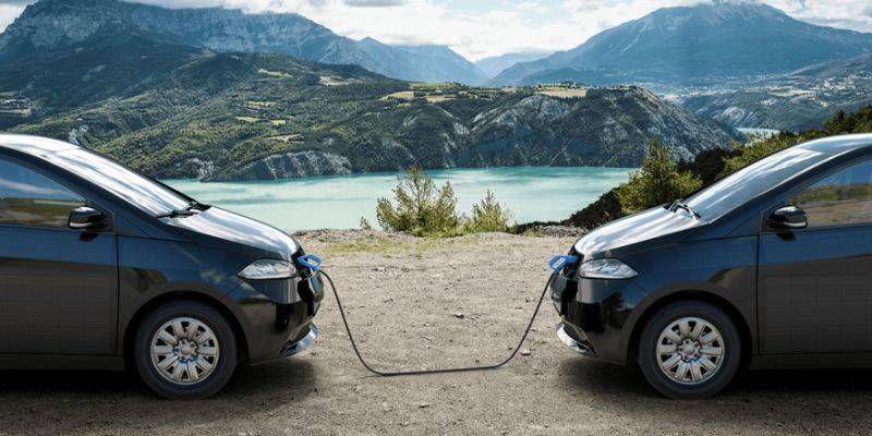 Sion von Sono Motors laden sich gegenseitig