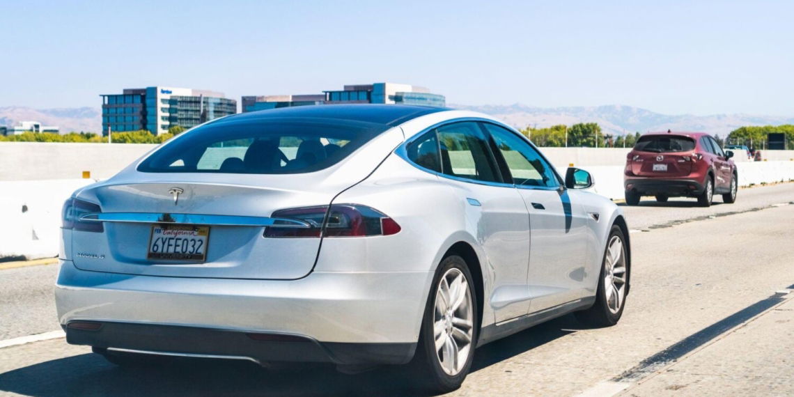 Tesla Model S als 7-Sitzer?