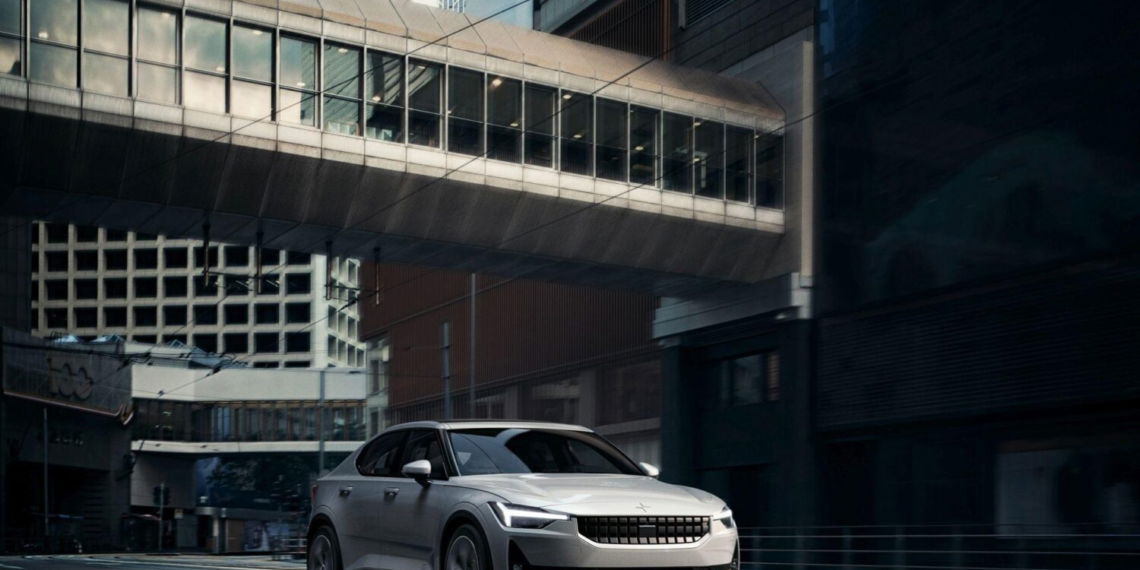 Polestar 2 bringt Perfomance Pack an den Start