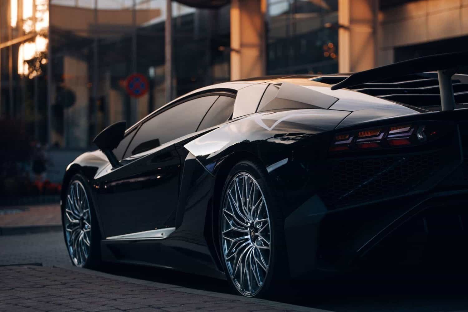 Lamborghini plant erstes E-Auto für 2025