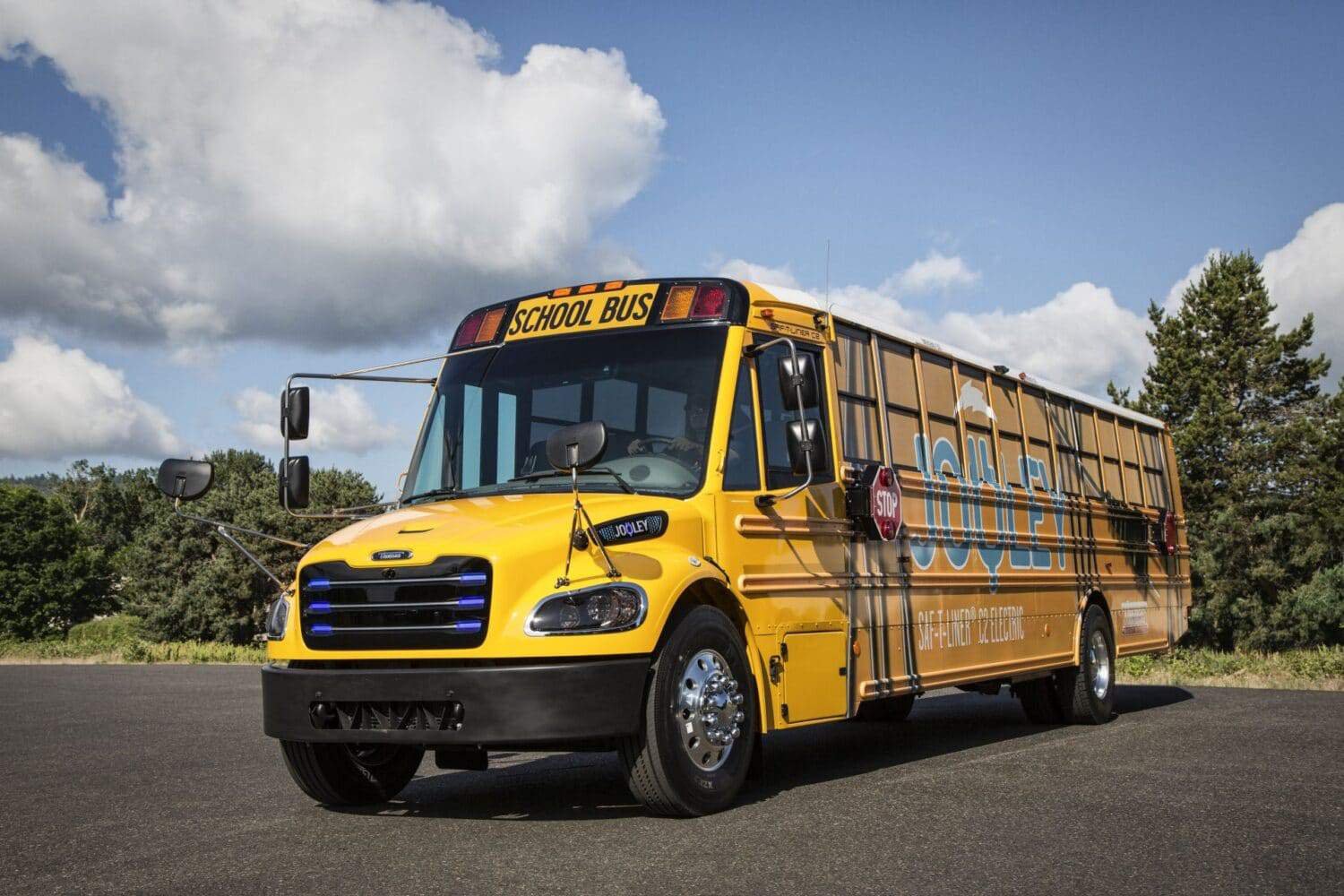 Daimler Trucks-Tochter elektrifiziert den Schulbusverkehr in den USA