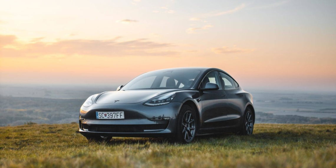 Tesla Model 3 als HyperHybrid-Auto günstiger und mit mehr Reichweite