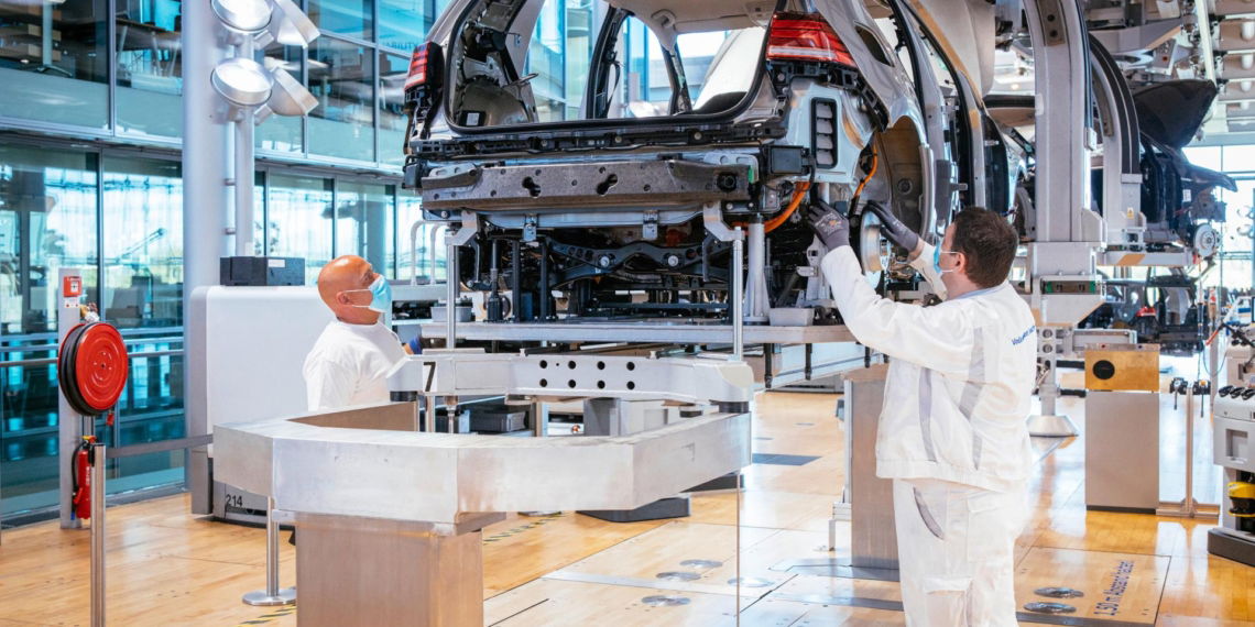 Gläserne Manufaktur fährt Produktion des e-Golf langsam und schrittweise wieder hoch