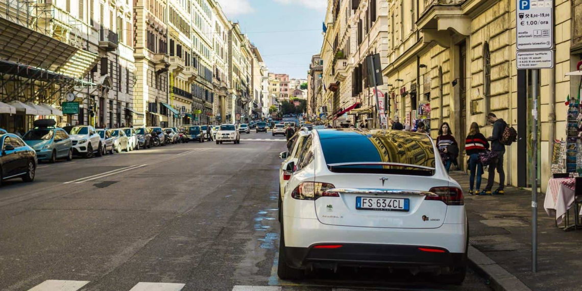 Tesla Robotaxi-Network weiterhin im Plan für 2020