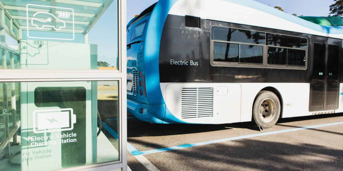 Nur 40 von 835 geförderten Elektrobussen in Betrieb