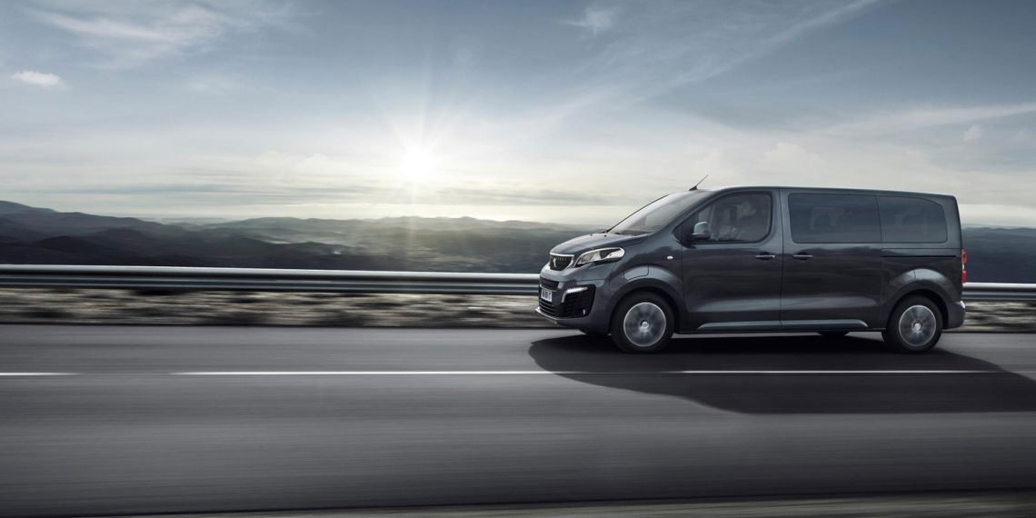 PEUGEOT e-Traveller verspricht ab Winter 2020 bis zu 330 km rein elektrisch reisen