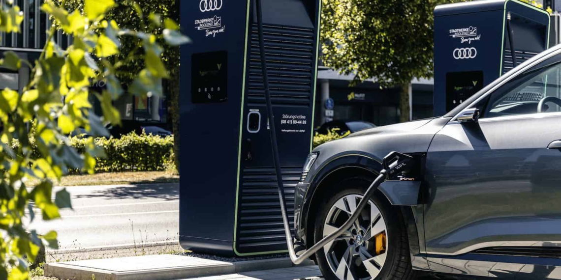 Audi und SWI eröffnen Schnellladepark