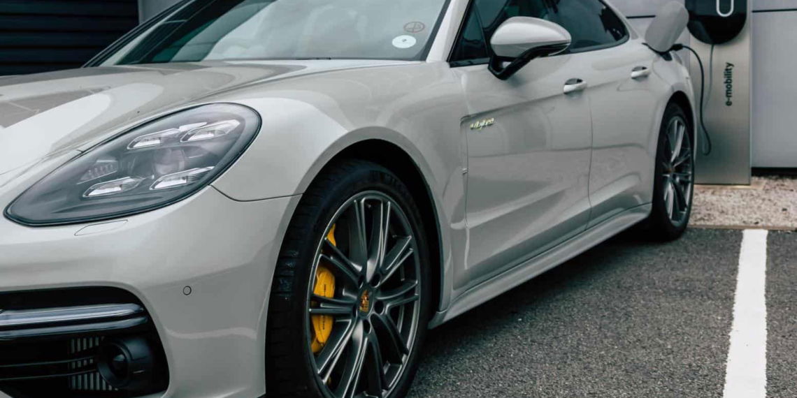 Porsche treibt Batteriezellenfertigung in Deutschland voran