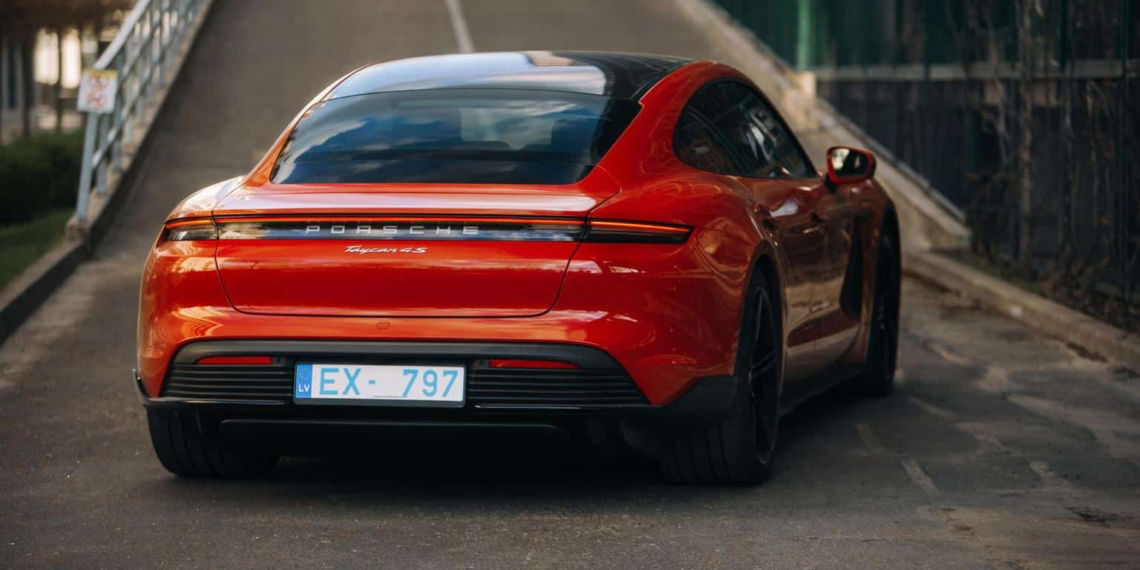 Porsche und Tesla trotzen Corona mit hohen Gewinnen pro Fahrzeug
