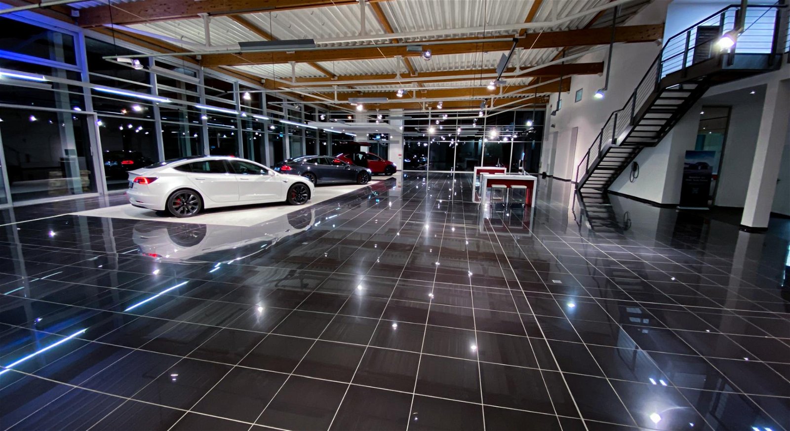 Tesla Center in der Region - Auslieferungs- und Verkaufscenter für Mannheim/Ludwigshafen/Heidelberg