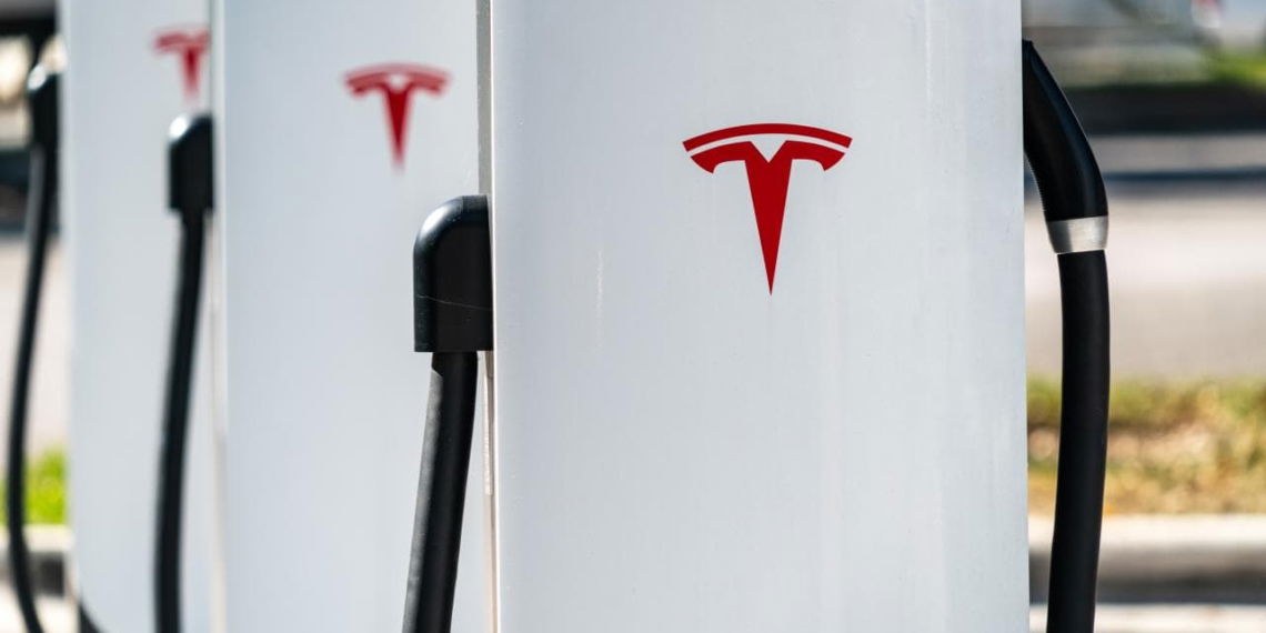 So wirst du künftig am Tesla Supercharger dein E-Auto laden können