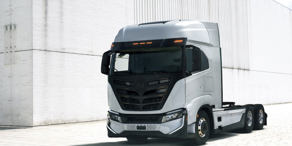 Nikola-Tre-Elektro-Lkw-Iveco-Ulm