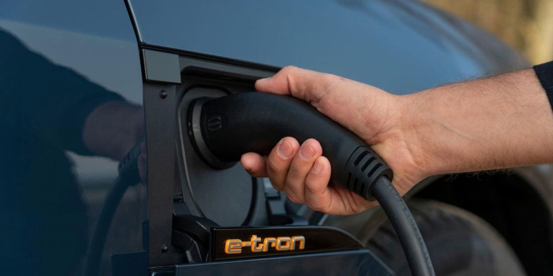Software-Update bringt älteren Audi e-tron 20 Kilometer mehr Reichweite