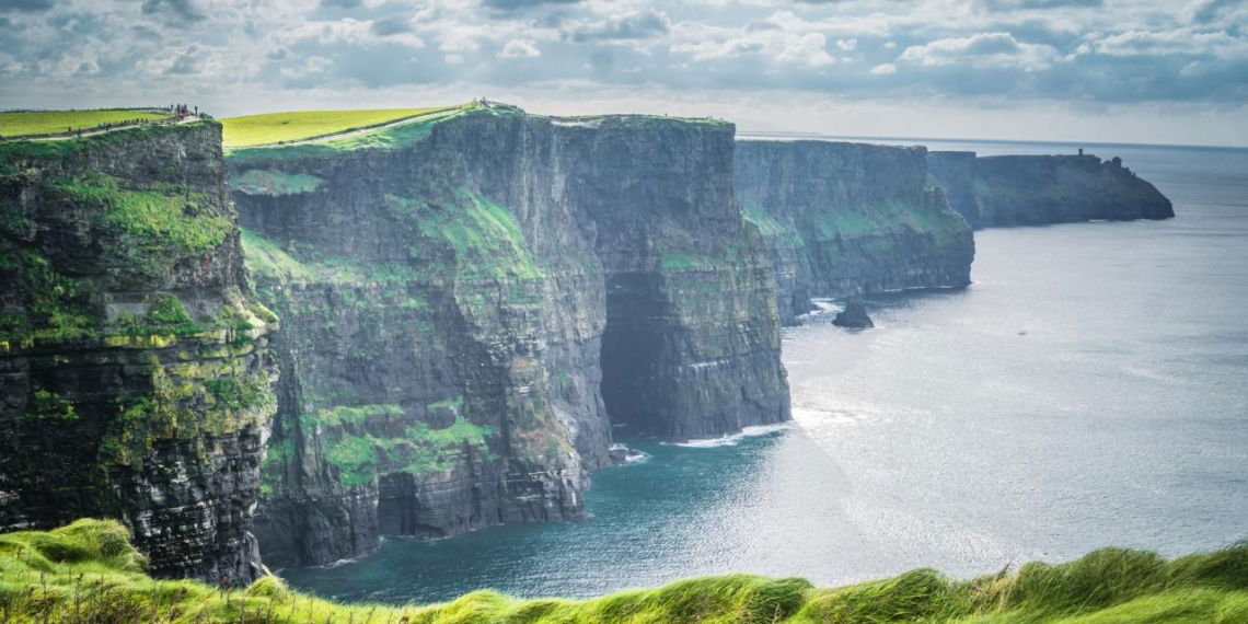 Irland: Eine Millionen E-Fahrzeuge und 1.500 E-Busse in 2030
