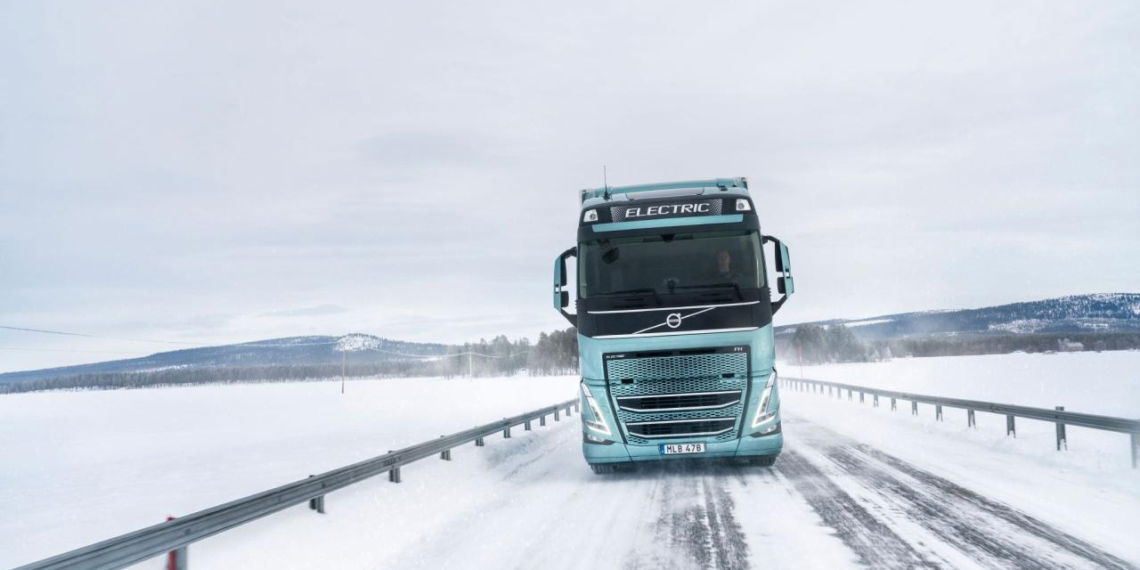 Volvo testet Elektro-Lkw unter winterlichen Extrembedingungen