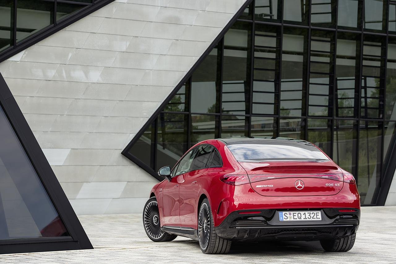 Mercedes: Verkaufsstart für die ersten EQE-Modelle