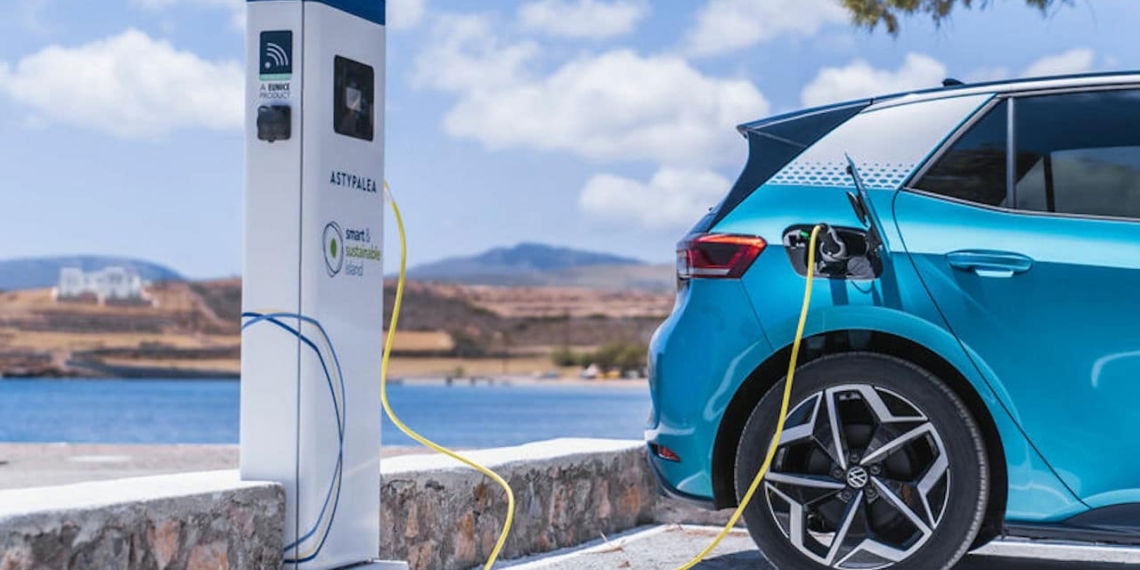 Elektroauto-VW-Astypalea-Ladestation