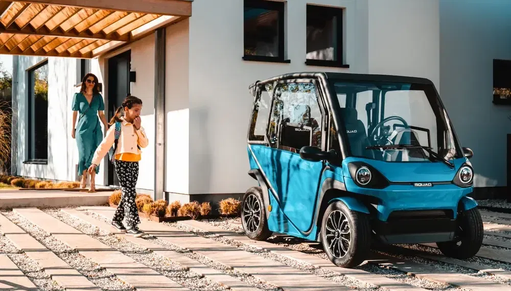SQUAD Solar City Car: Kompaktes Solar E-Fahrzeug ab 6.250 Euro