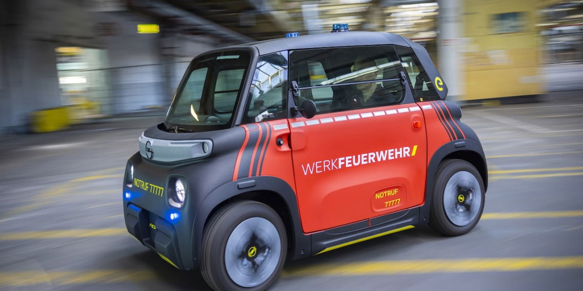 Opel-Elektroauto-Rocks-e-Feuerwehr