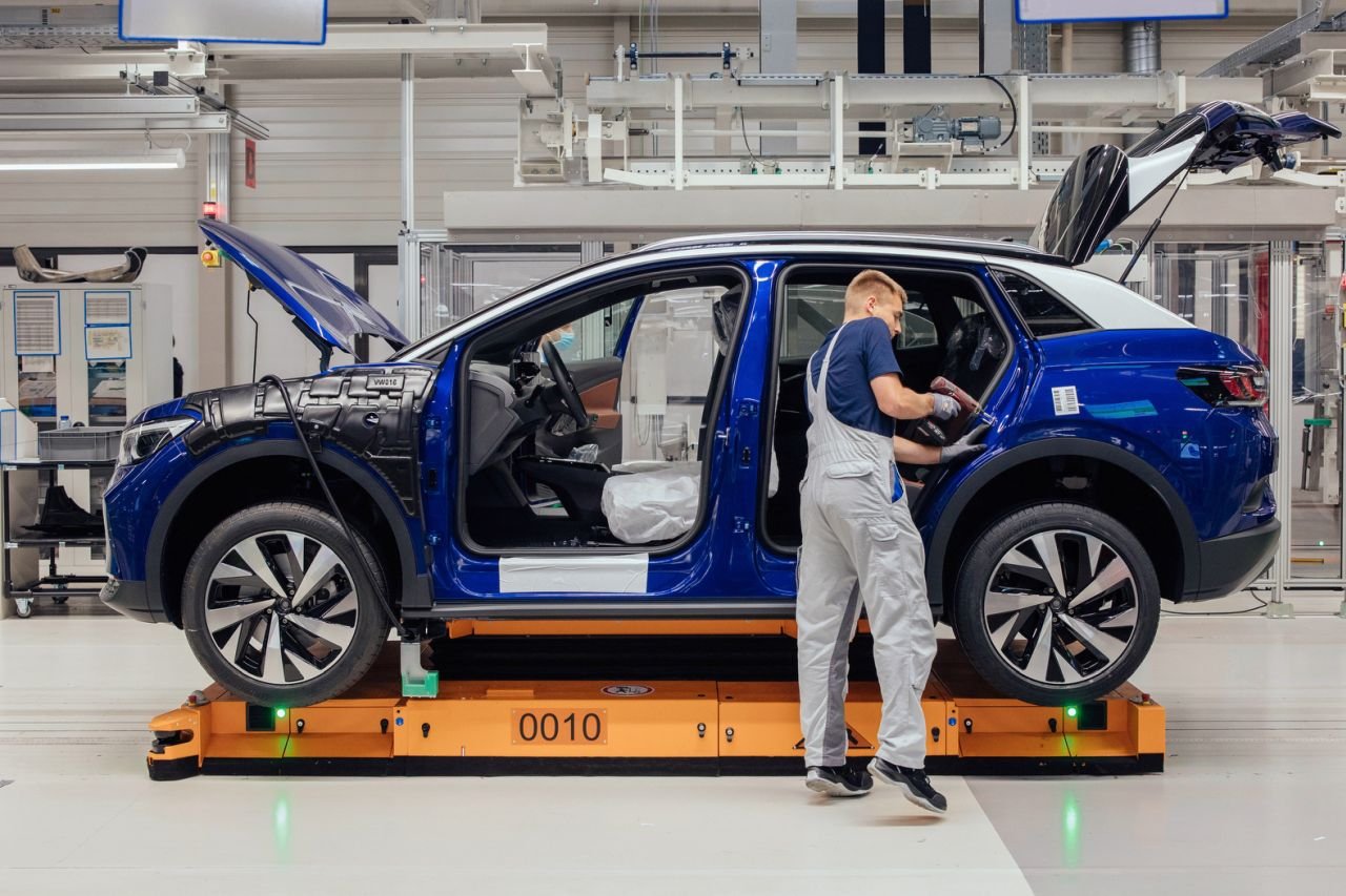 Volkswagen baut E-Fahrzeuge ab heute wieder in drei Schichten