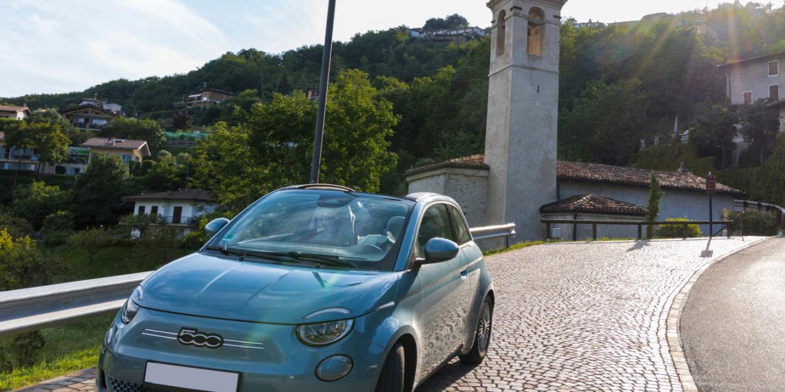 Europa: Fiat 500e verkauft sich fast 9 Mal so viel wie Tesla Model 3