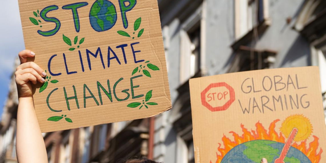Verbrenner-Verbot ab 2035: Wie Hersteller und Klimaschützer reagieren