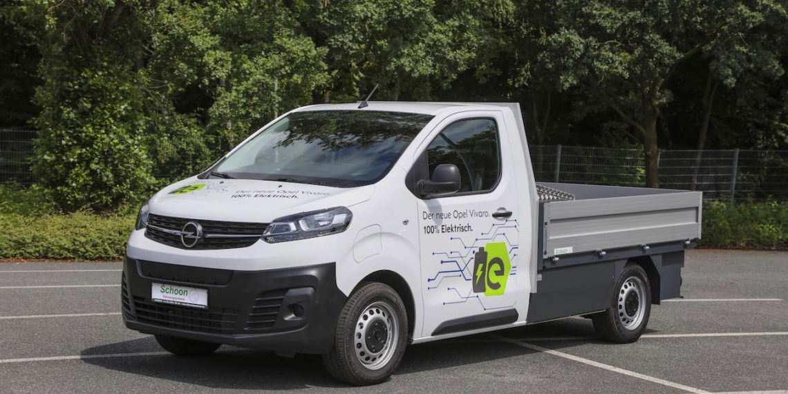 Opel-Vivaro-e-Elektrotransporter-Pritsche