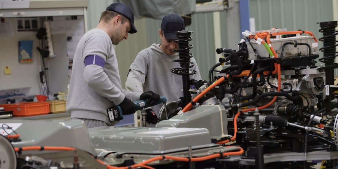 Peugeot: Personalaufbau im Bereich Batterieprüfung