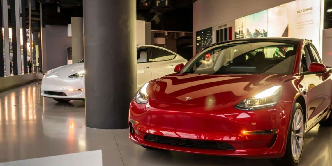 Schere zwischen E-Autos und Plug-In-Hybride wird größer