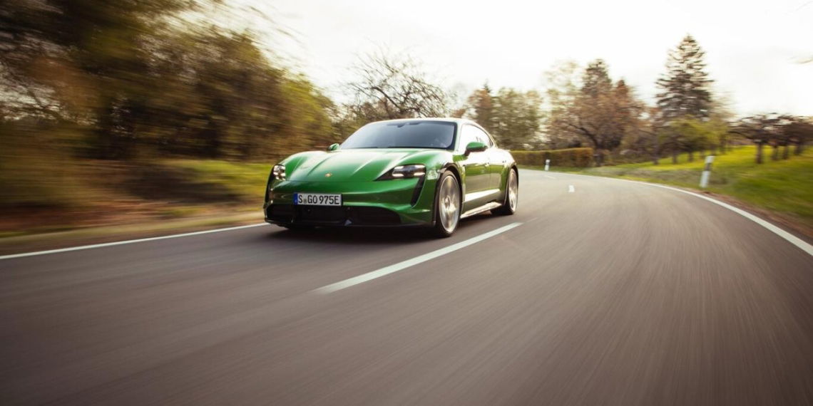 Porsche Taycan Turbo S Cross Turismo | Porsche