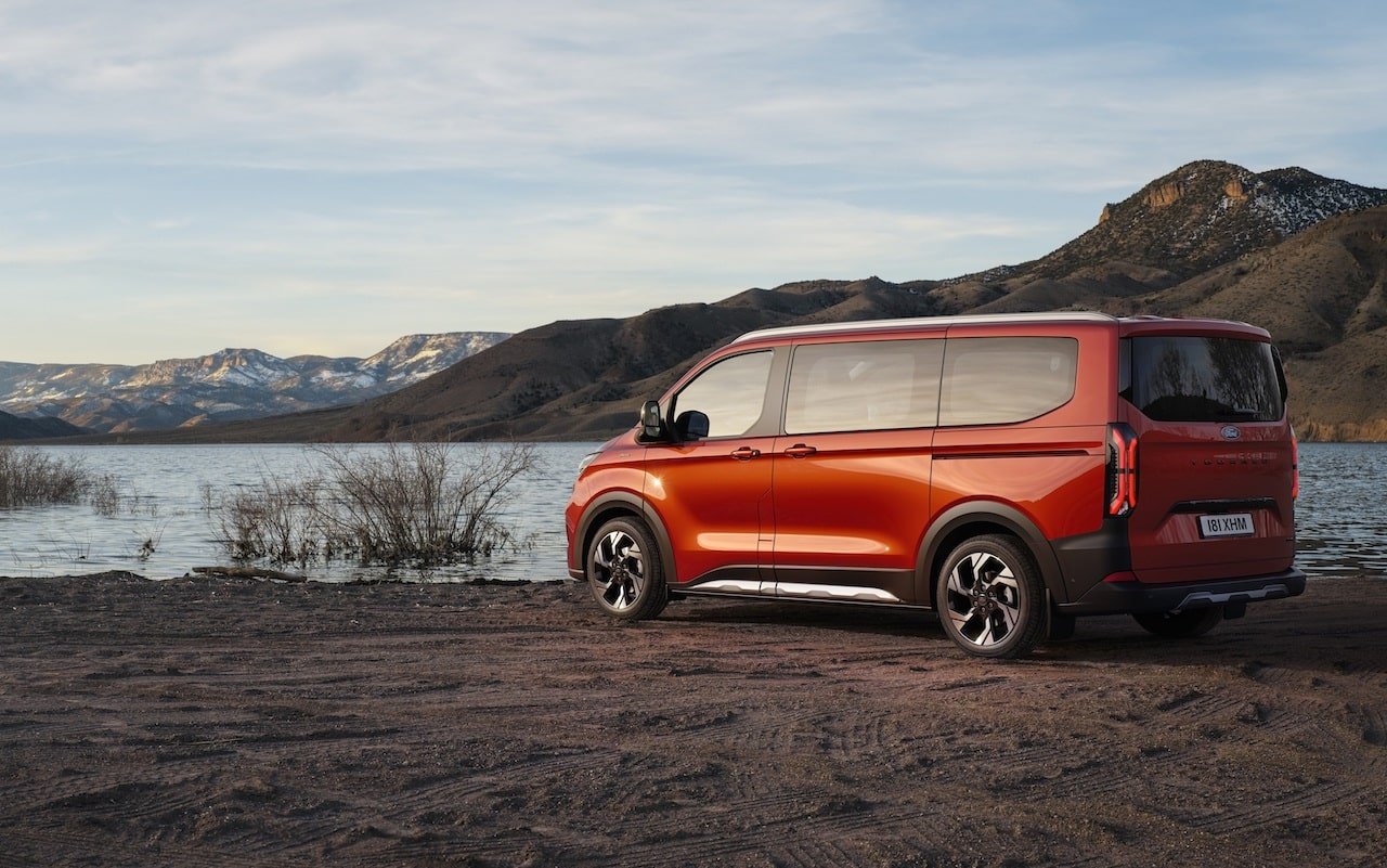 Großraum-Van unter Strom: Ford präsentiert neuen E-Tourneo Custom