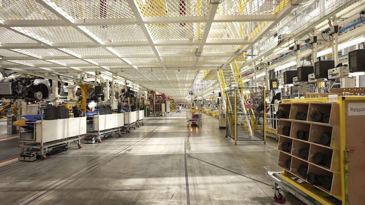 Mehr Effizienz bei E-Auto-Produktion: Modernisierung des Renault-Werks Douai abgeschlossen