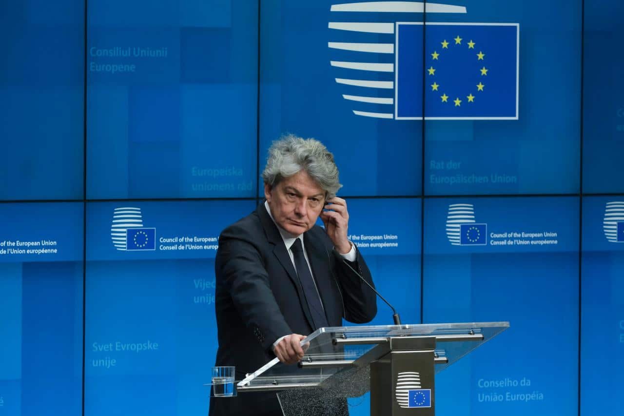EU-Kommissar Breton stellt Verbrenner-Aus infrage