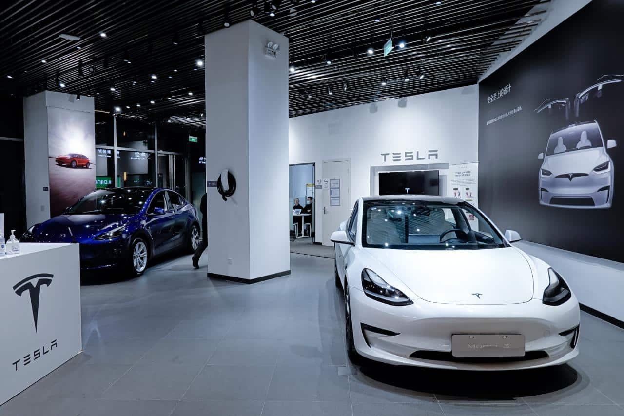 Tesla: Giga Shanghai drosselt/ stoppt Produktion im Januar '23
