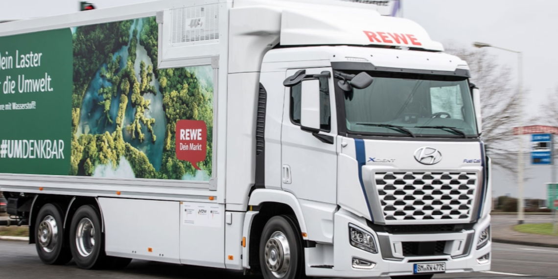 Wasserstoff-Lkw-Rewe
