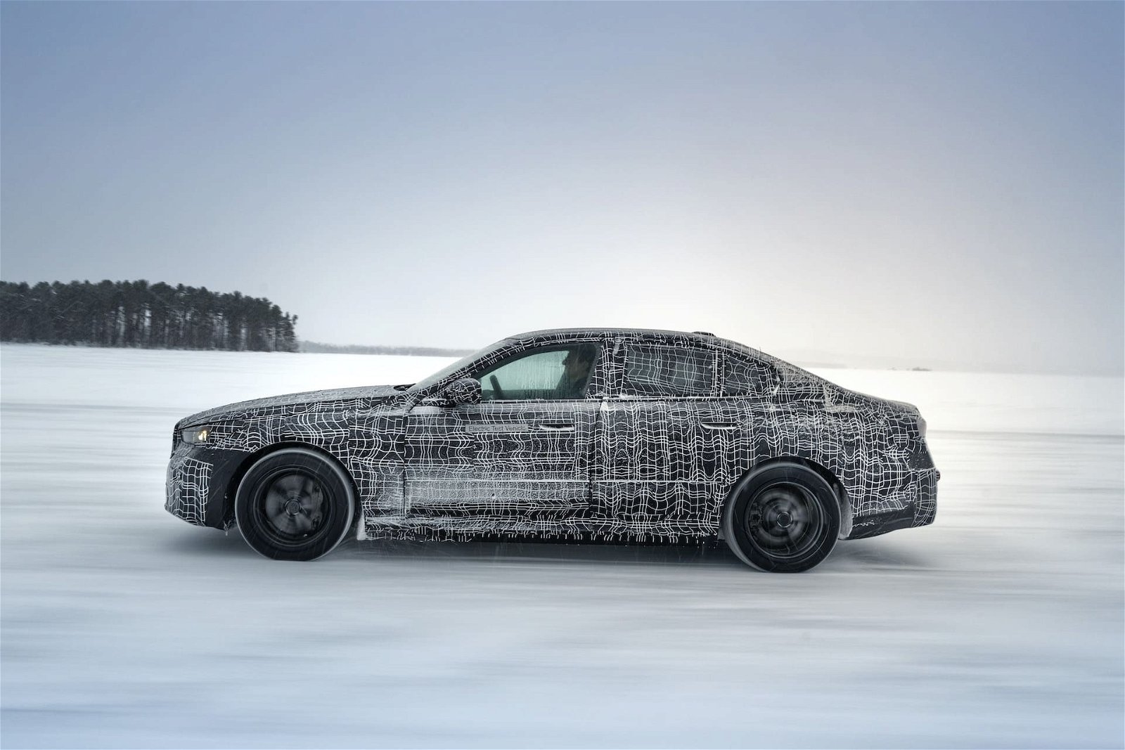 BMW-i5-E-Auto-Test
