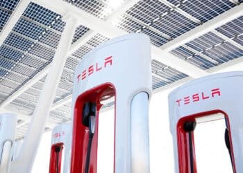 Tesla: Weltweit schon über 45.000 Supercharger in Betrieb