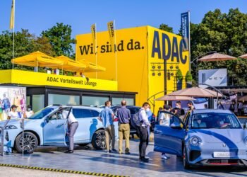 ADAC-Präsident: Baut mehr günstige E-Autos!